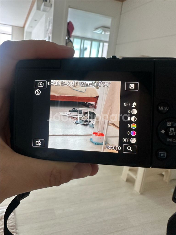 캐논 EOS M10 미러리스 카메라 (15-45mm 렌즈 장착)--3