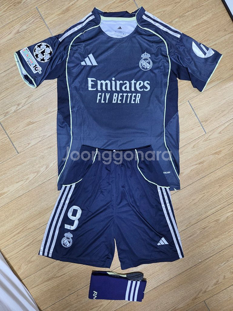 25-26시즌 레알마드리드 음바페 벨링엄 홈 어웨이 축구 유니폼 축구복 상하의세트 새상품 판매--4