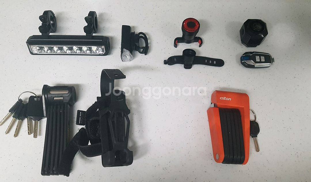 자전거 경보기, 라이트, 벨, 가방, 용품 팝니다--0