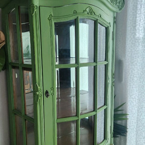 앤틱 쉐비 유리 장식장/그릇장/거실장/수납장/플렌테리어 색감