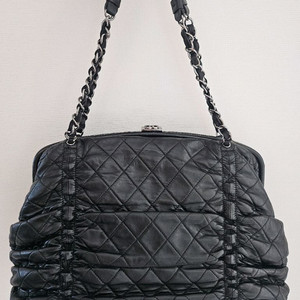 샤넬 샤르페이 프레임 토트백