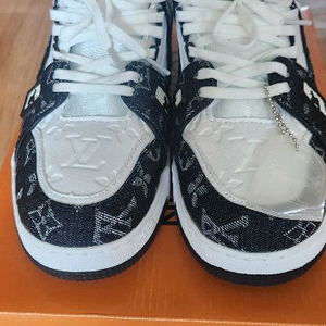 모노그램 스니커즈