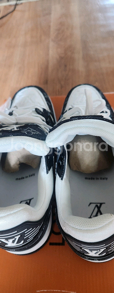 모노그램 스니커즈--4