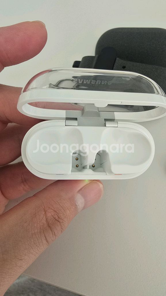 갤럭시 버즈3프로 화이트 새상품급 케이스포함--5