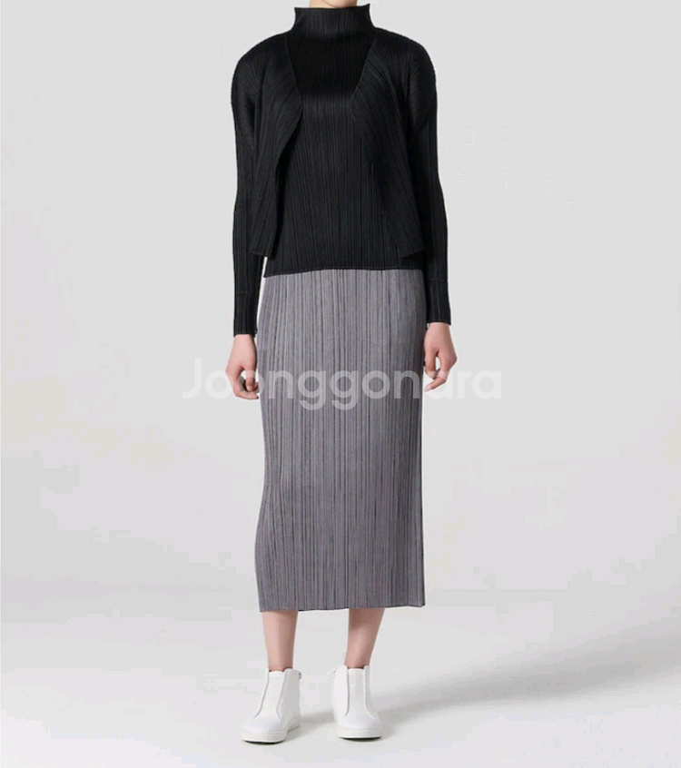 이세이미야케 플리츠플리즈 가디건 베이직 가디건 블랙 3사이즈--6