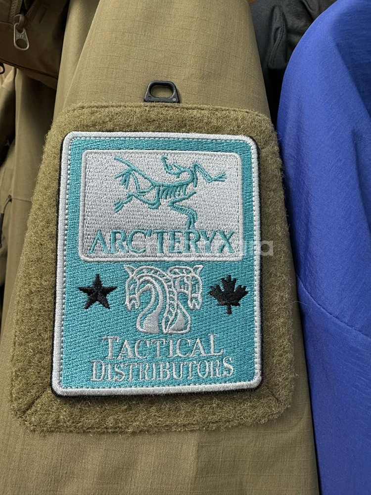 아크테릭스 콜라보 패치 팝니다--1