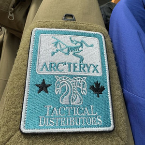 아크테릭스 콜라보 패치 팝니다