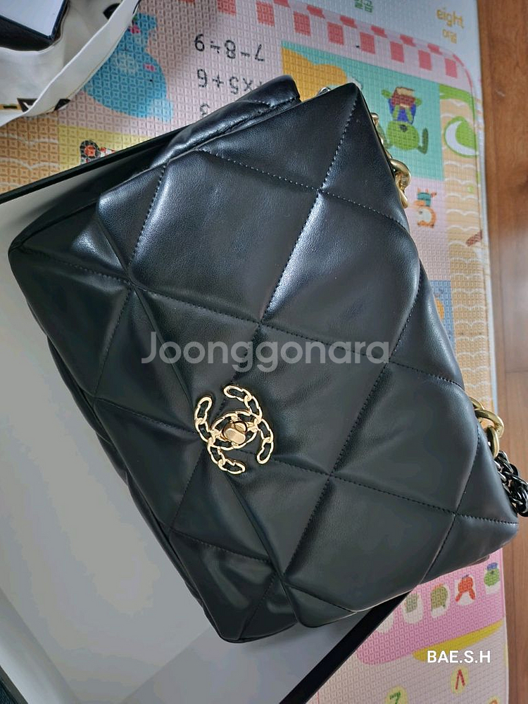 샤넬19백 라지 램스킨 / 가격보고--0