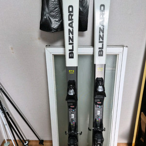 블리자드 167 스키 팝니다.