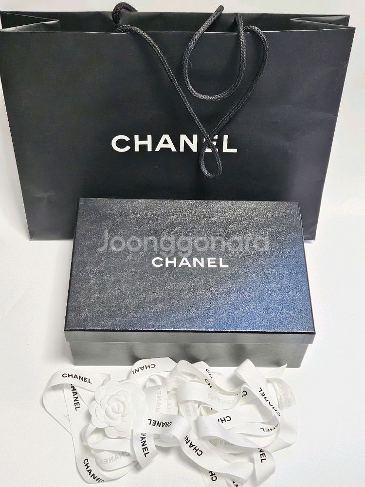 샤넬 신발박스 + 쇼핑백--0