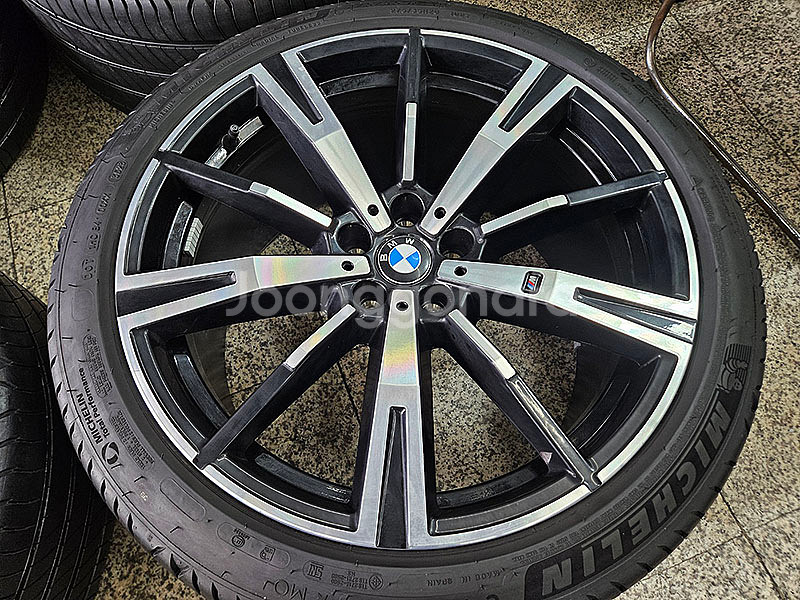 BMW G60 5시리즈 938M 정품 20인치 휠타이어--3