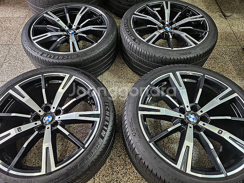 BMW G60 5시리즈 938M 정품 20인치 휠타이어--1