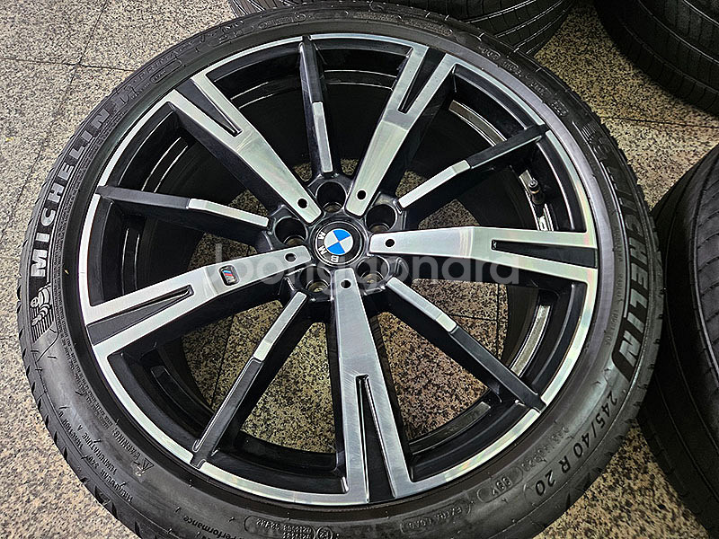 BMW G60 5시리즈 938M 정품 20인치 휠타이어--2