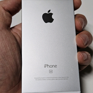 새상품급,순정] 아이폰se1 실버128g 배터리100