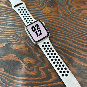 애플워치 se 44mm 스그 나이키 에디션 팝니다