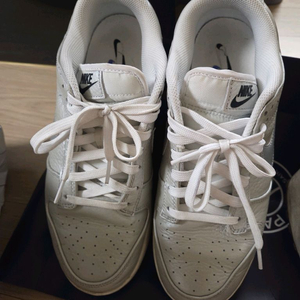 나이키 덩크 로우 스니커즈