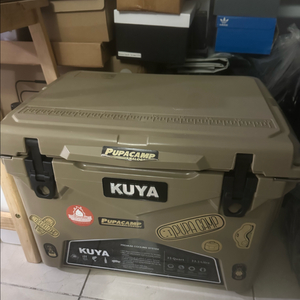 쿠야(kuya) 35QT 샌드 베이지 아이스박스 판매합니다.