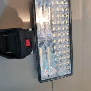 마끼다 밧데리호환 led 작업등공구 새거팝니다