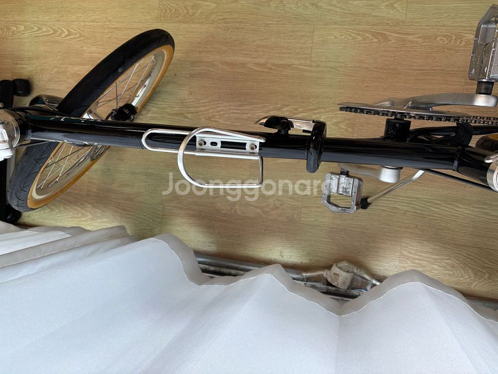 비올리바이크 비올 d10 에센셜 블랙 접이식 자전거 미니벨로--3