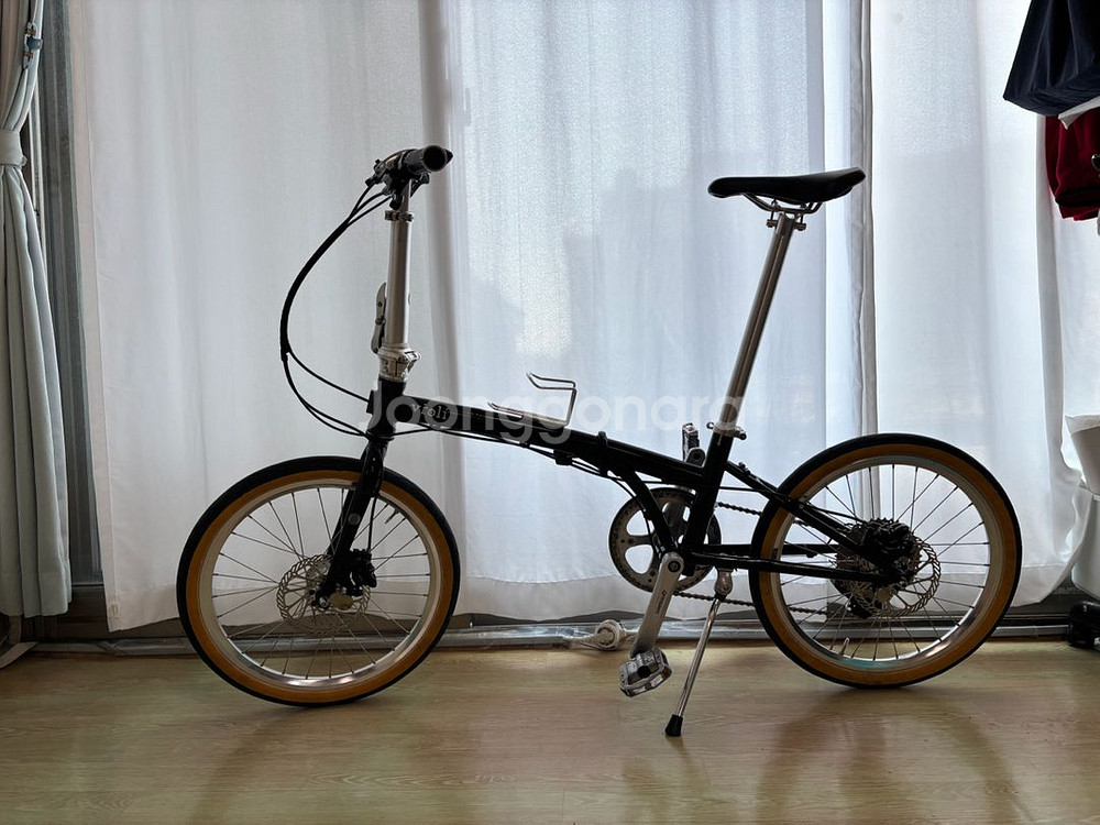 비올리바이크 비올 d10 에센셜 블랙 접이식 자전거 미니벨로--1