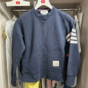 정품 톰브라운 맨투맨 2 사이즈 90-95