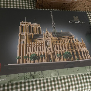 레고 아키텍처 21061 파리 노트르담
