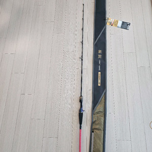 다이와 라이트 게임lg ex 82 160팝니다