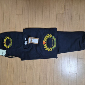 버버리 아카이브 맨투맨+조거 셋트 팝니다(새상품)