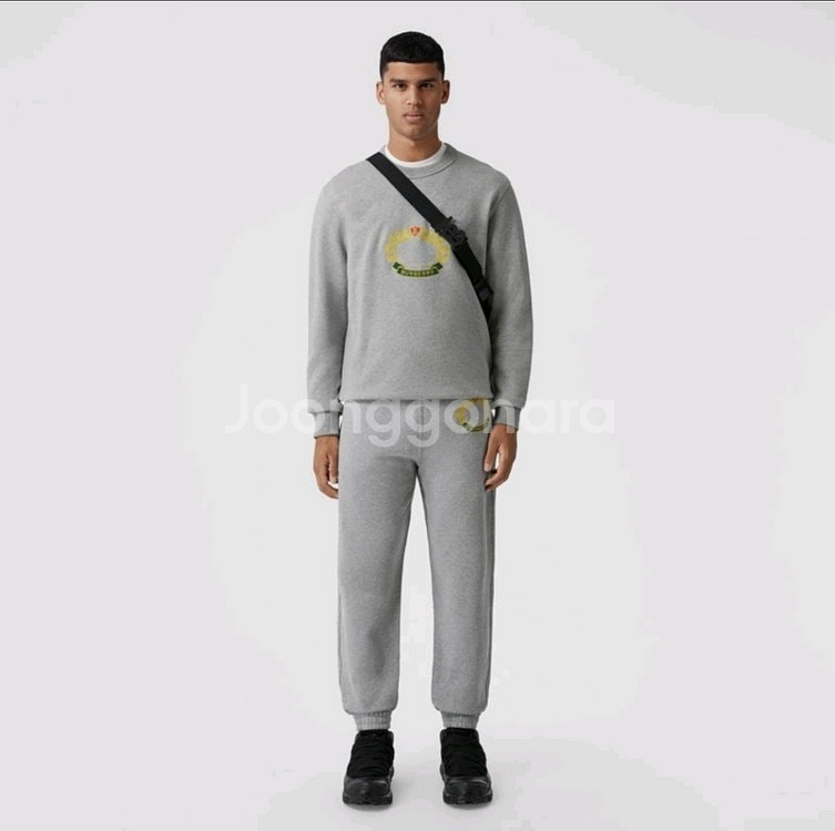 버버리 아카이브 맨투맨+조거 셋트 팝니다(새상품)--4