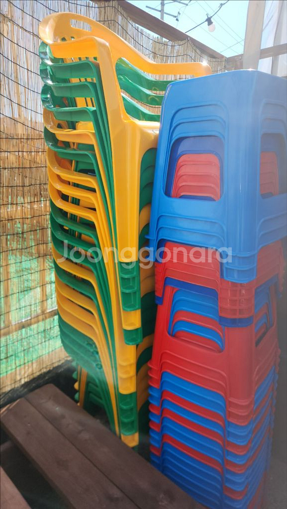 플라스틱 의자(빨강, 파랑색 의자)--3