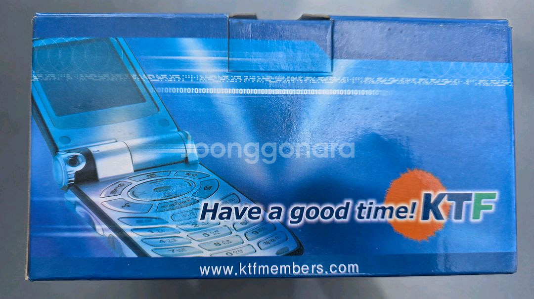 고전) 삼성 애니콜 땡큐폰 새제품(최초 40화음 폴더폰) 팝니다.--1