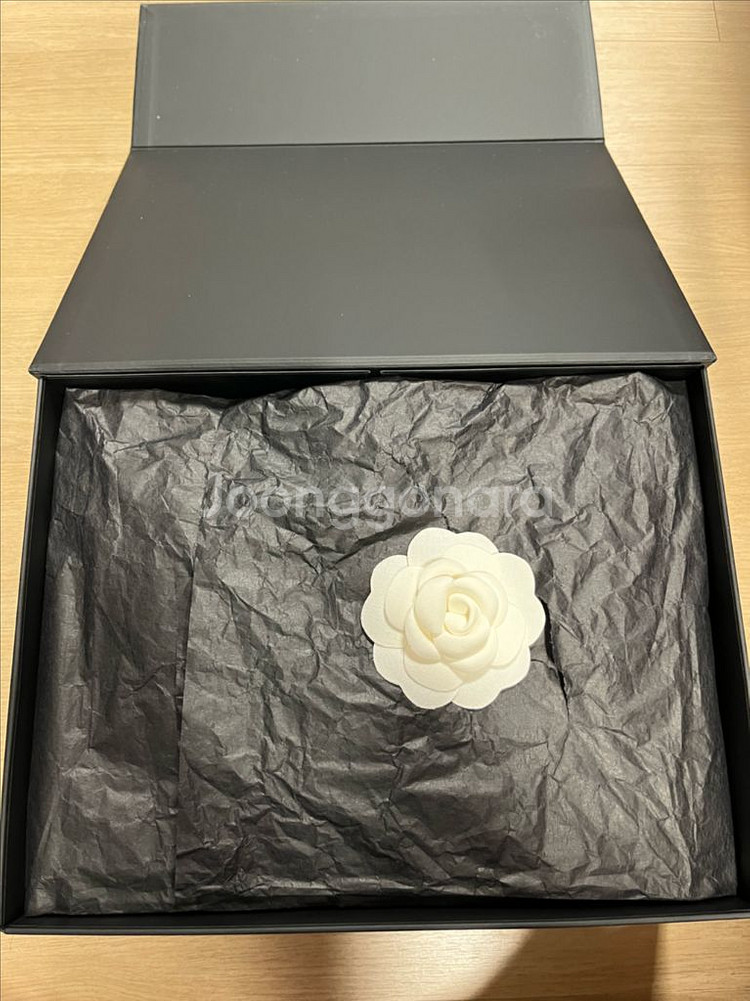 샤넬 클래식 미듐 은장 판매합니다.--1