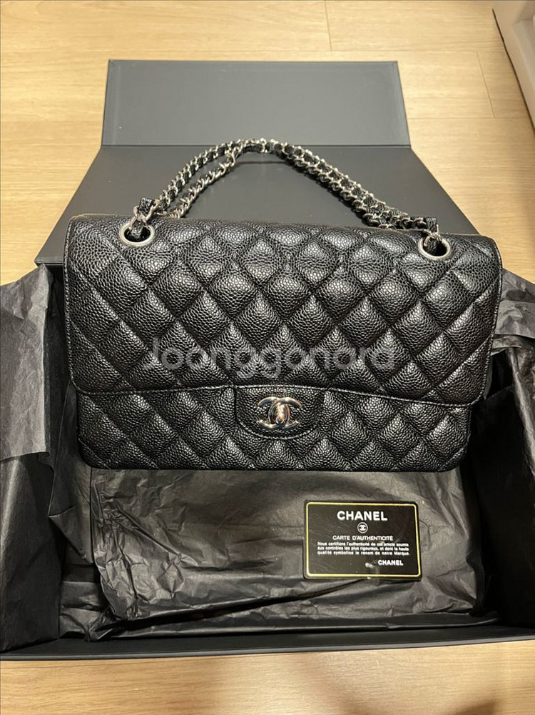 샤넬 클래식 미듐 은장 판매합니다.--9