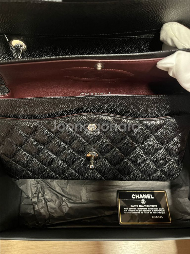 샤넬 클래식 미듐 은장 판매합니다.--7