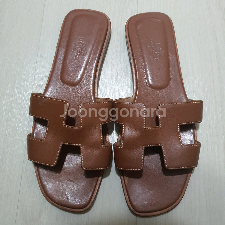 정품 에르메스 오란 여성 샌들 37사이즈--0