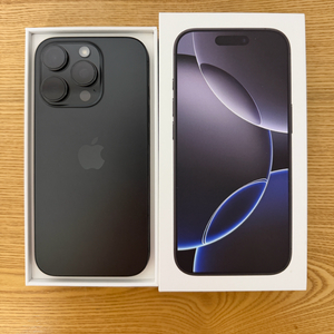 아이폰16프로 블랙 티타늄 1TB 1테라 팝니다.