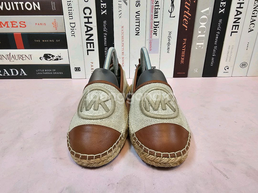 마이클코어스 여성 에스파듀 슬립온 240--1