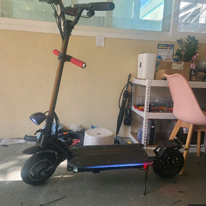 3600w 듀얼모터 듀얼트론 전동 킥보드 판매합니다