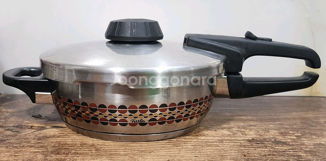 독일 휘슬러 솔라 2.5리터 3단 압력밥솥.--0