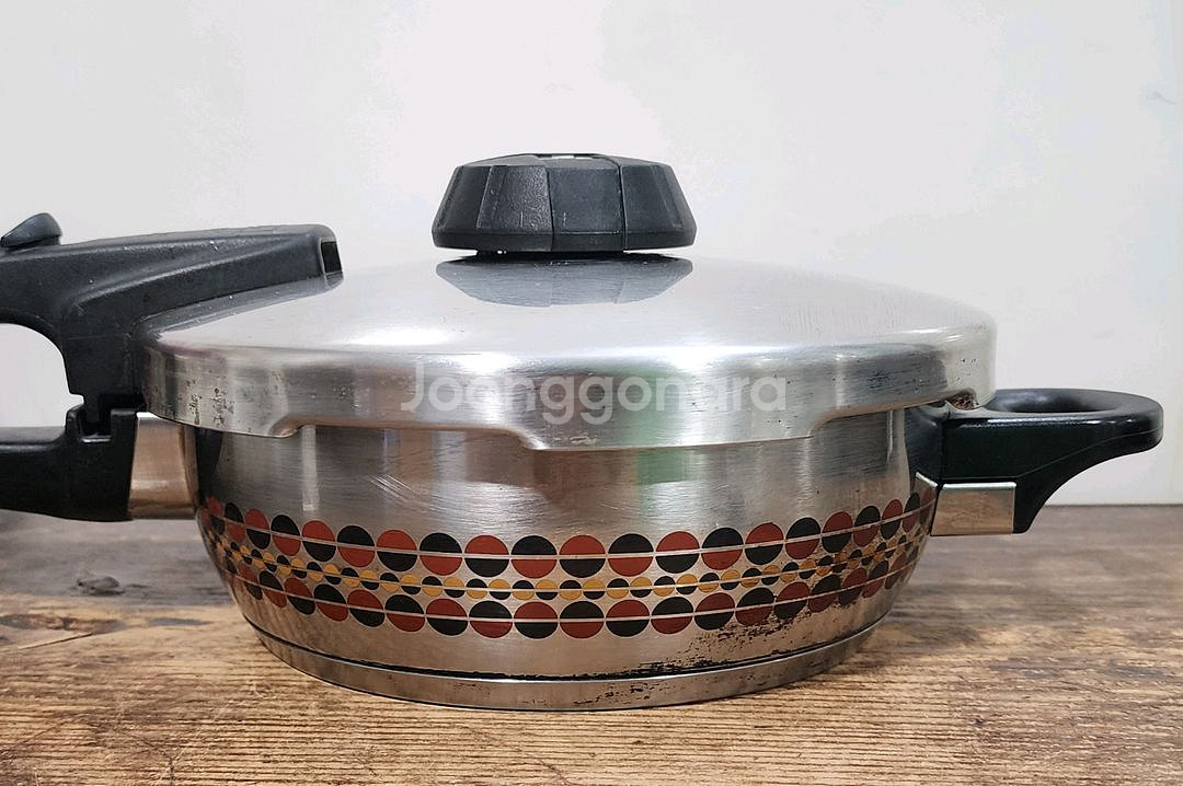 독일 휘슬러 솔라 2.5리터 3단 압력밥솥.--2