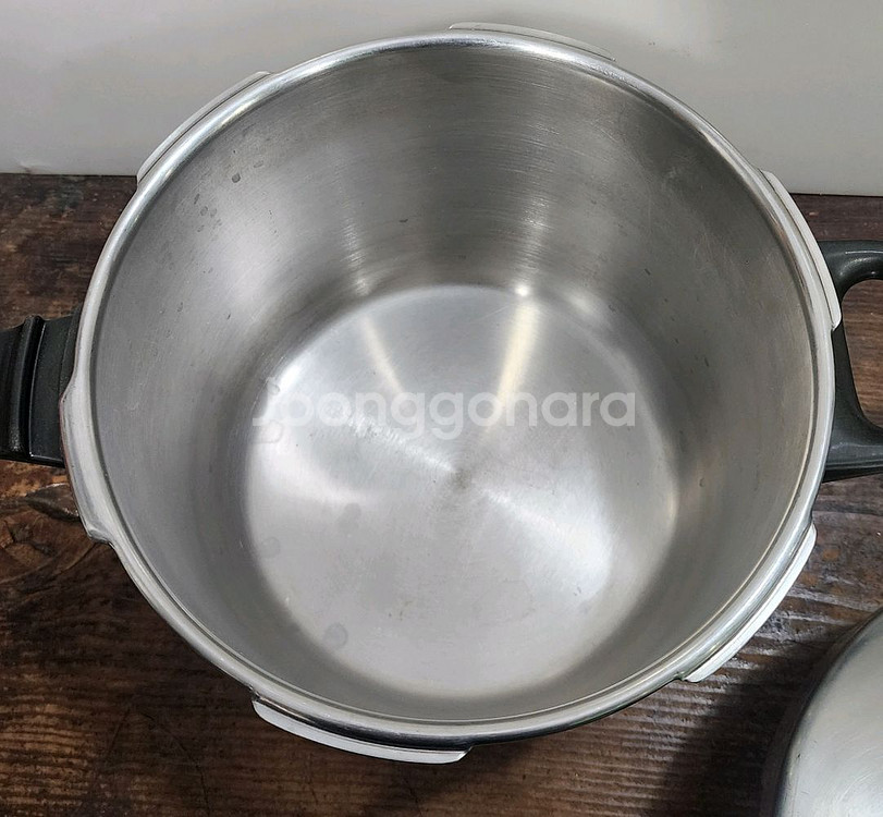 독일 휘슬러 솔라 2.5리터 6리터 겸용 2단 압력밥솥.--2