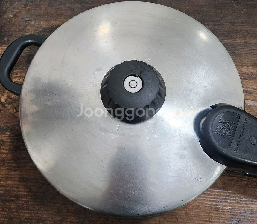 독일 휘슬러 솔라 2.5리터 6리터 겸용 2단 압력밥솥.--3