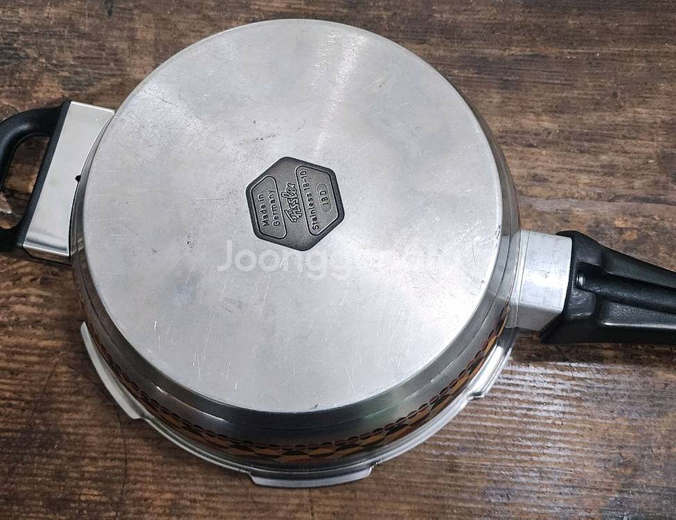 독일 휘슬러 솔라 2.5리터 6리터 겸용 2단 압력밥솥.--5