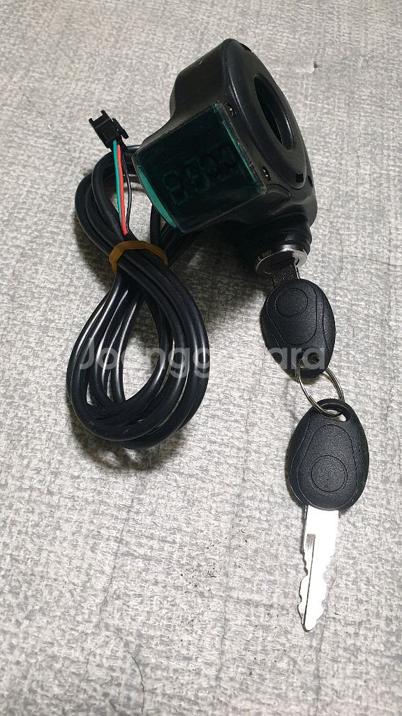 전동킥보드 36~72v 공용전압 키박스 새상품--1