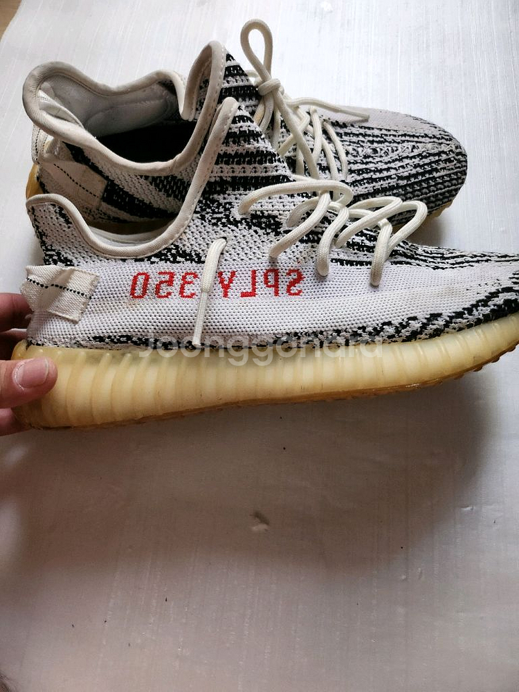 정품 해외직구판 아디다스 이지부스트 지브라 260ㅡ265사이즈--3