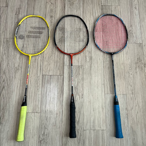 배드민턴 라켓 3개 일괄판매합니다.