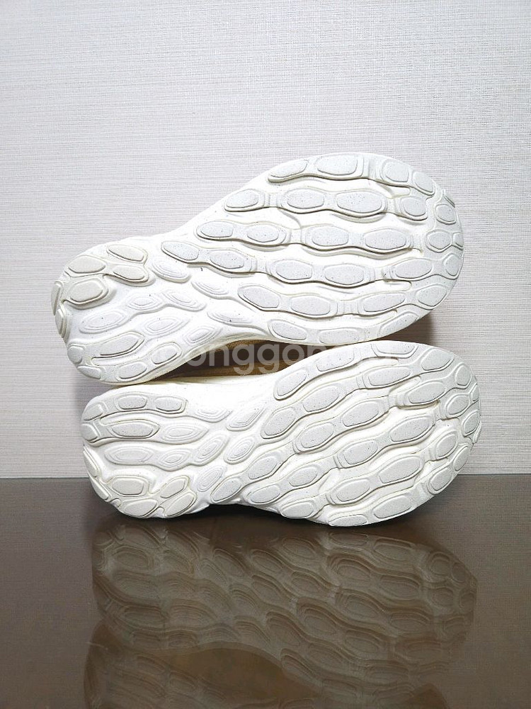 (235) 뉴발란스 프레쉬폼X 1080 V13 러닝화--8