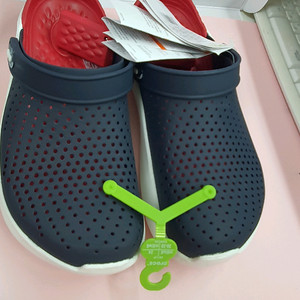 크록스 라이트라이드 클로그 네이비/레드