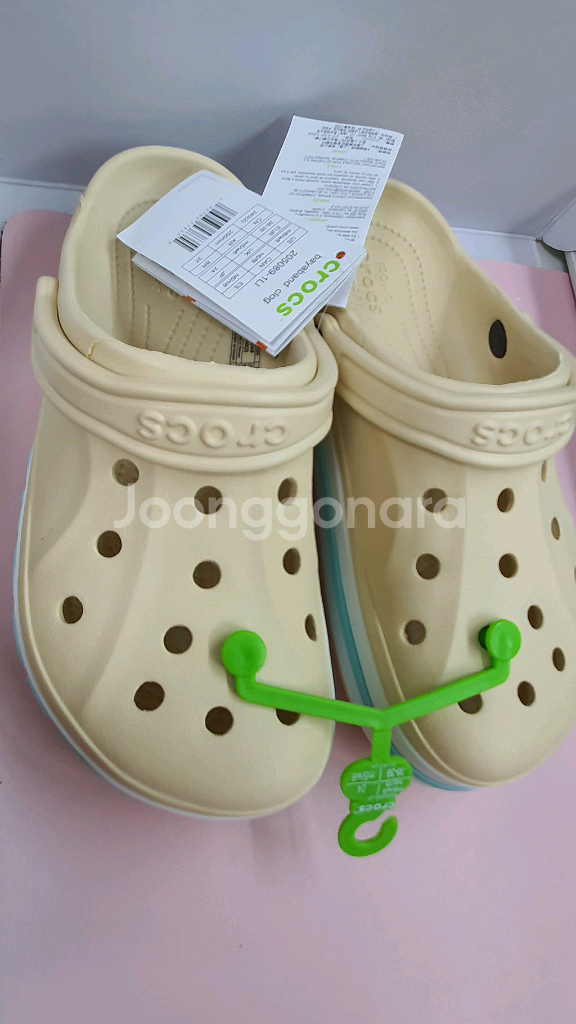 크록스 베이아이밴드 클로그 샌드/크림--1