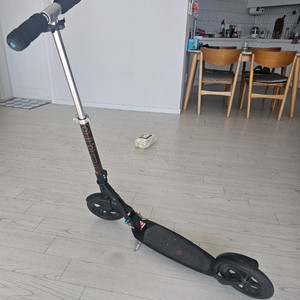 마이크로킥보드 스쿠터블랙